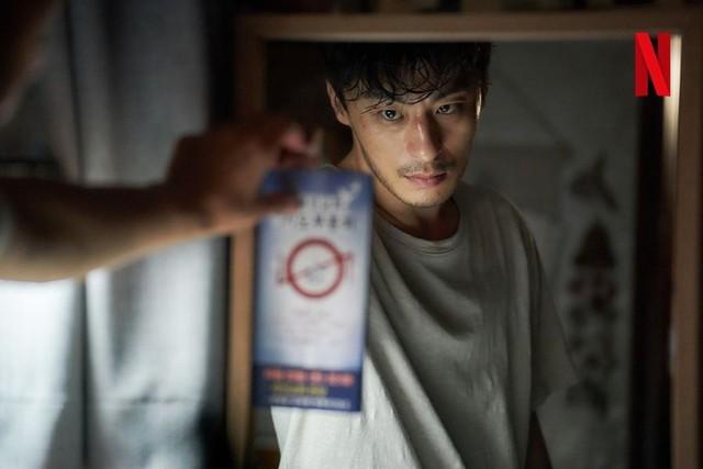 Siêu phẩm kinh dị đứng top 1 toàn cầu hiện tại: Thống trị 41 quốc gia, được khen nức nở nhờ dàn cast quá đỉnh - Ảnh 3.