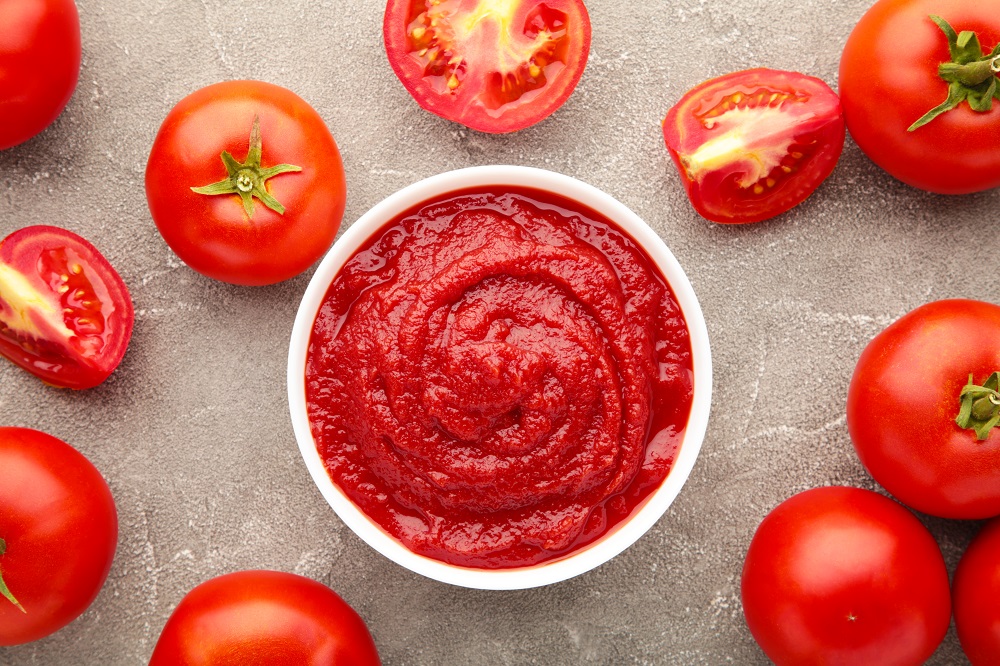 Tomato puree and tomato paste