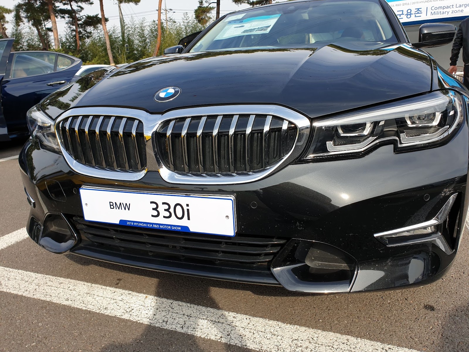 Mobil BMW 330i