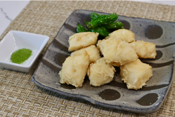 Tempura: A delightful dish consisting of seafood and vegetables coated in a light, crisp batter and deep-fried to perfection. Tempura is a testament to the Japanese mastery of texture and flavor balance.