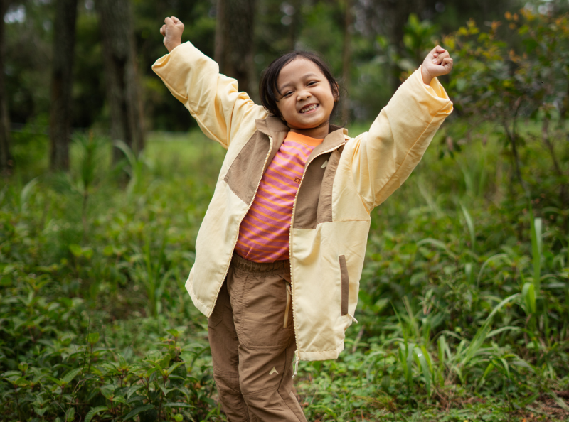 Tidak selalu ke kota, kamu juga bisa ajak anak liburan ke alam bebas loh. Nah, berikut manfaat dan kiat ajak anak liburan ke alam bebas, Eigerian!