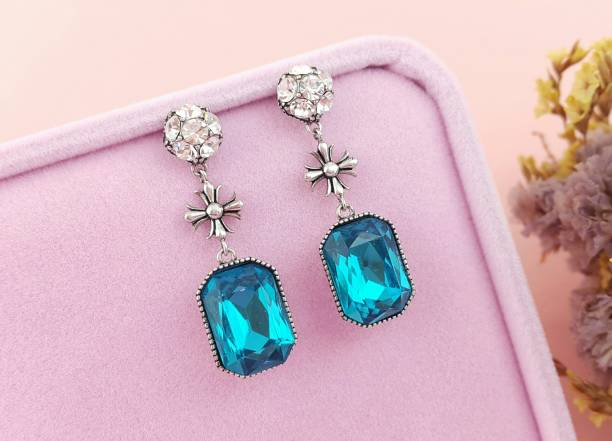 The Art of Adornment: Exploring the Beauty of Vintage Earrings 