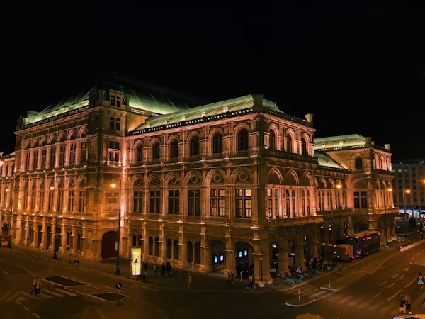 L’Opéra d’Etat de Vienne illuminé