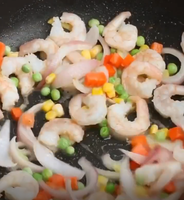 Shrimp and Egg Noodle Recipe: Fragrant, Vibrant, and Delicious! - Asian