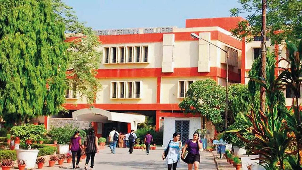 Sri Venkateswara College to Andhra Pradesh is  Commerce Colleges in Delhi University in 2024