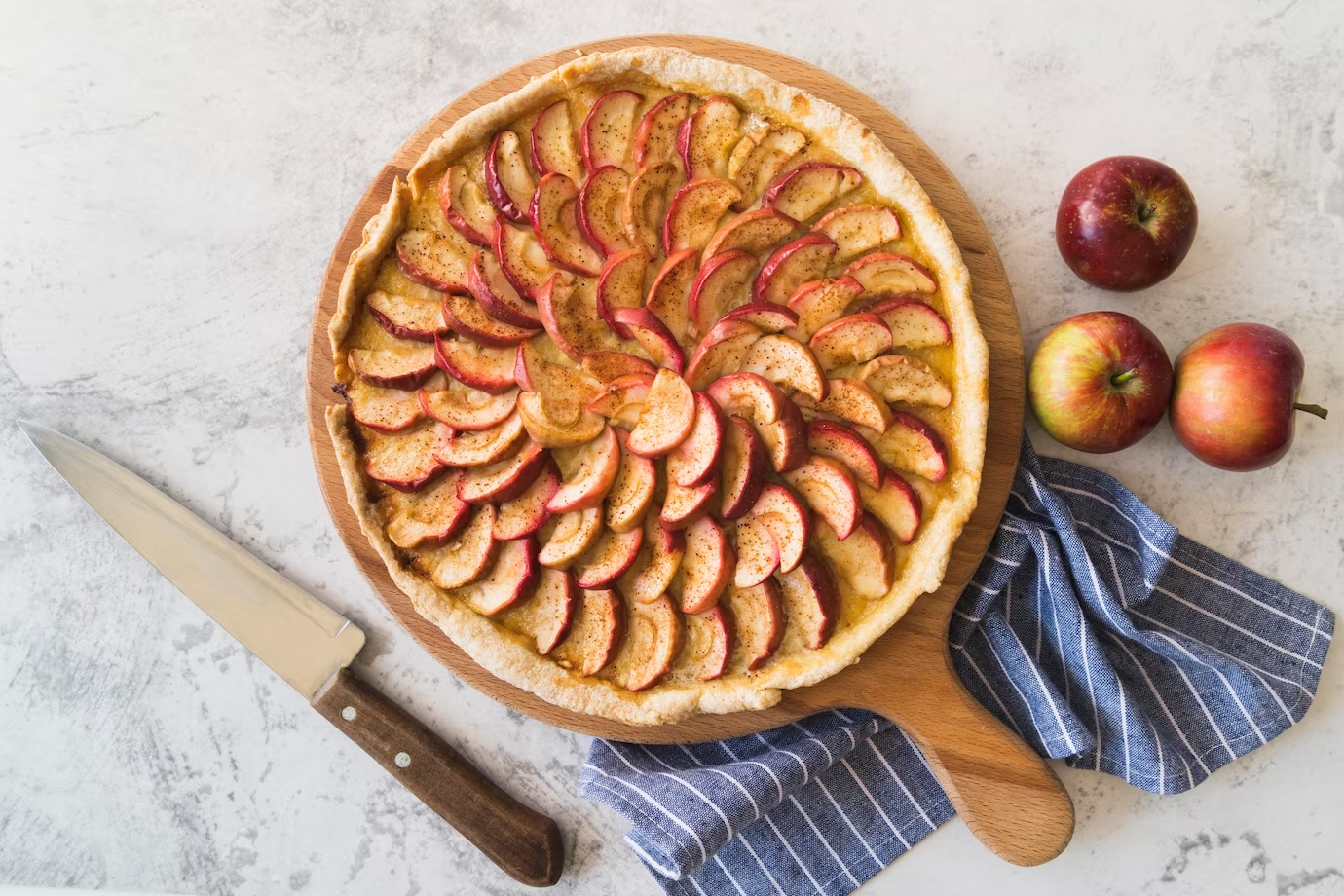 Torta di noce moscata e mele: