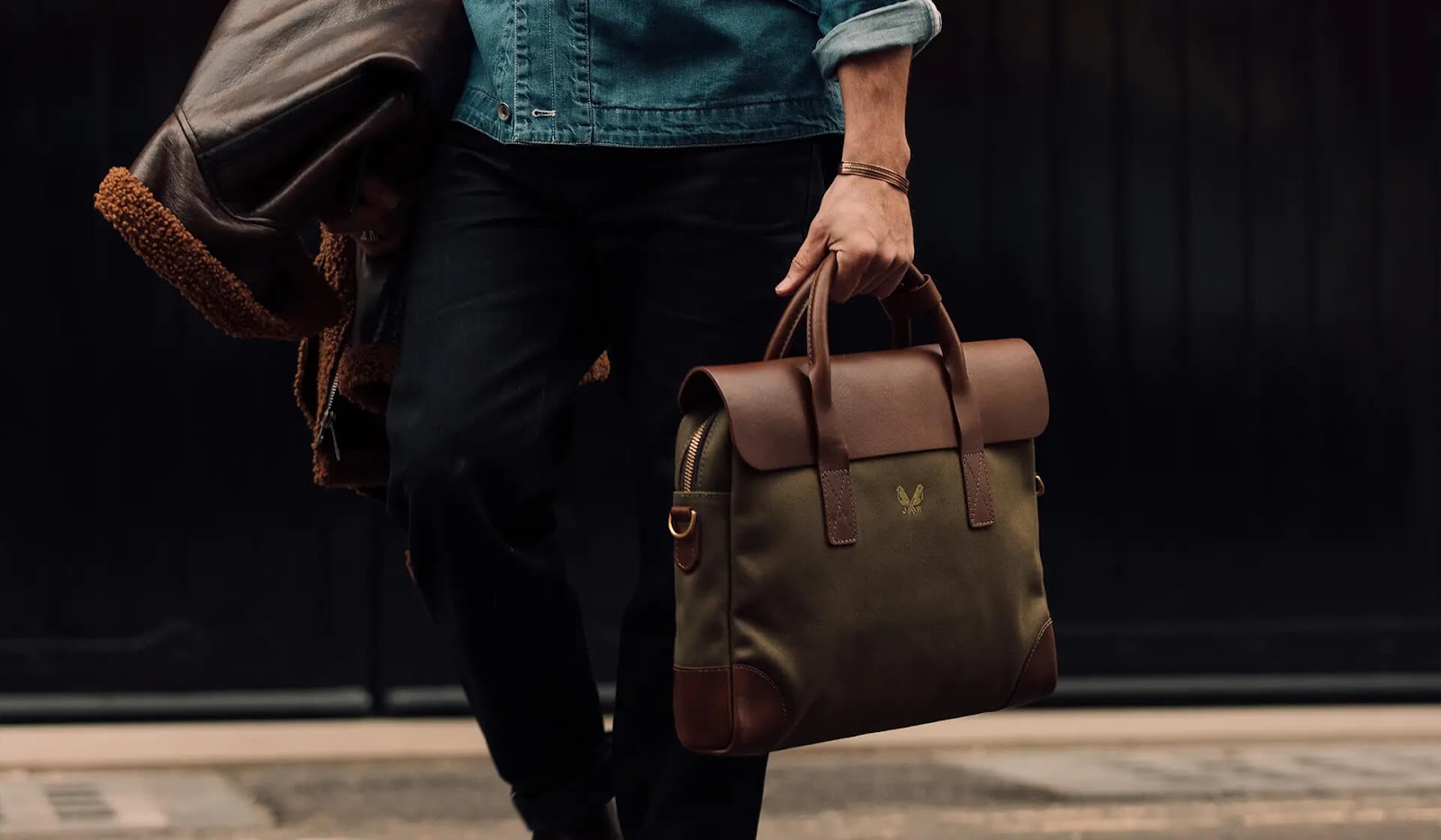 Gift Bag Ideas for Men Who Have Conscious Style