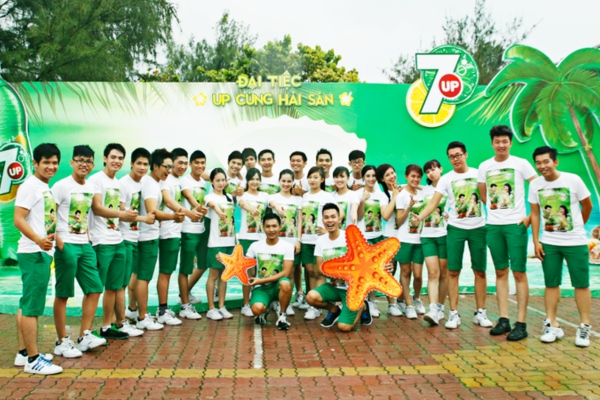 xuong may dong phuc ao thun quang cao
