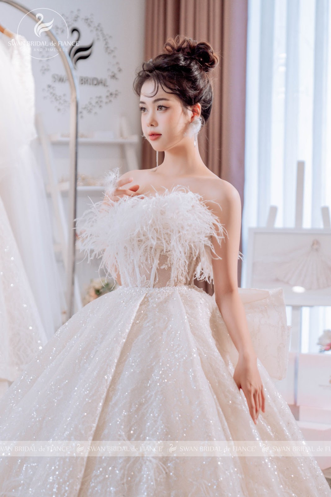 Váy cưới Hàn Quốc đơn giản sang trọng