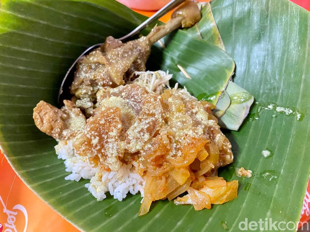 kuliner malam semarang nasi ayam bu Wido