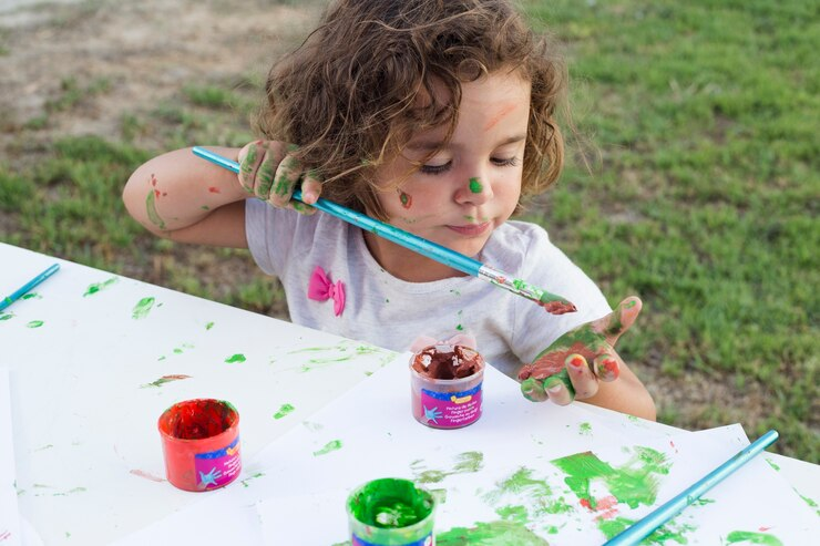 5 atividades divertidas para estimular a criatividade das crianças em casa