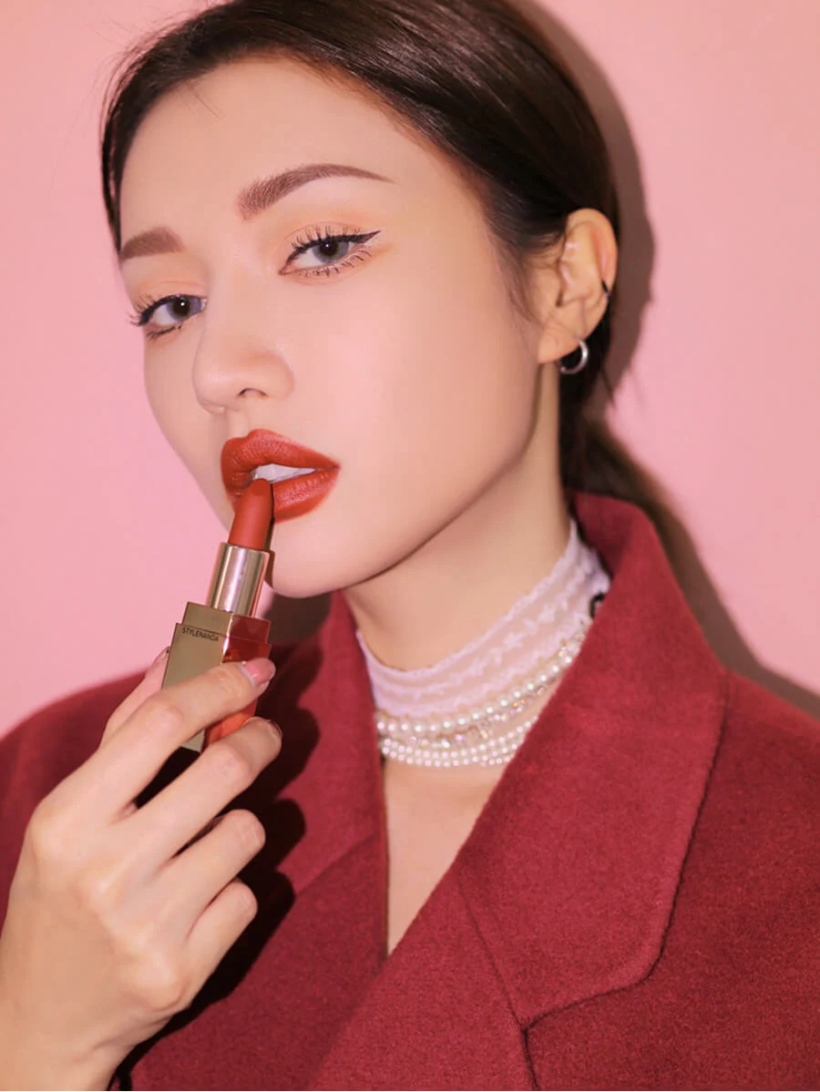 Son thỏi đỏ đất 3CE Matte Lip Color Màu 228 Red Seventies