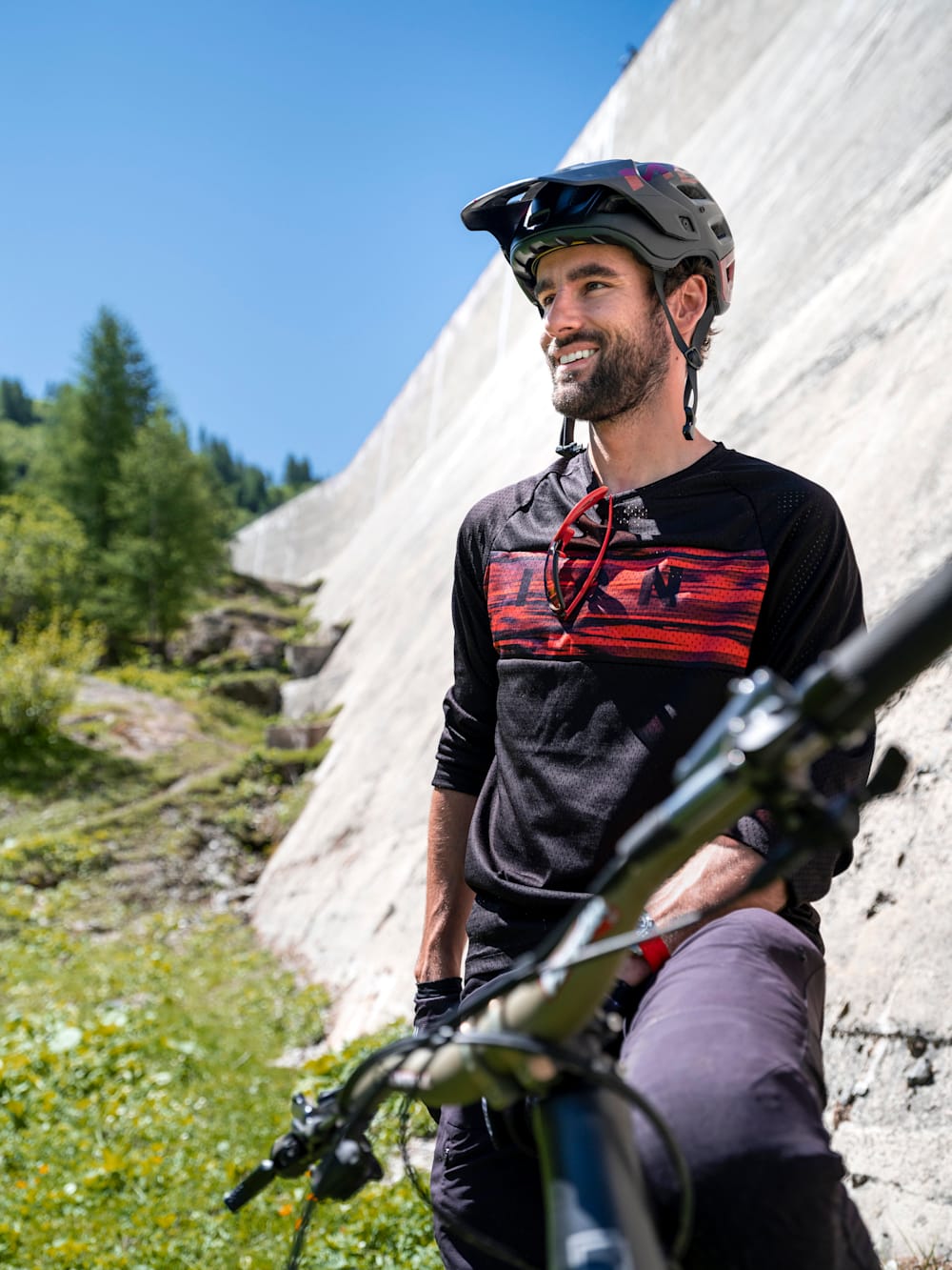 29-ročný Kilian Bron sa môže obzrieť späť na už aj tak bohatý život, motivovaný vášňou, horskou cyklistikou, ktorá ho priviedla do približne tridsiatich krajín.