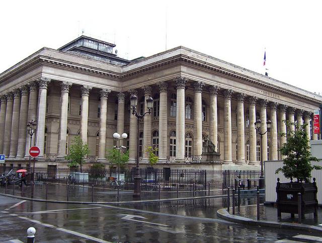 Fachada de la Bolsa de París (Palais Brongniart), Fuente: flickr.com , Autor: Francisco J.González