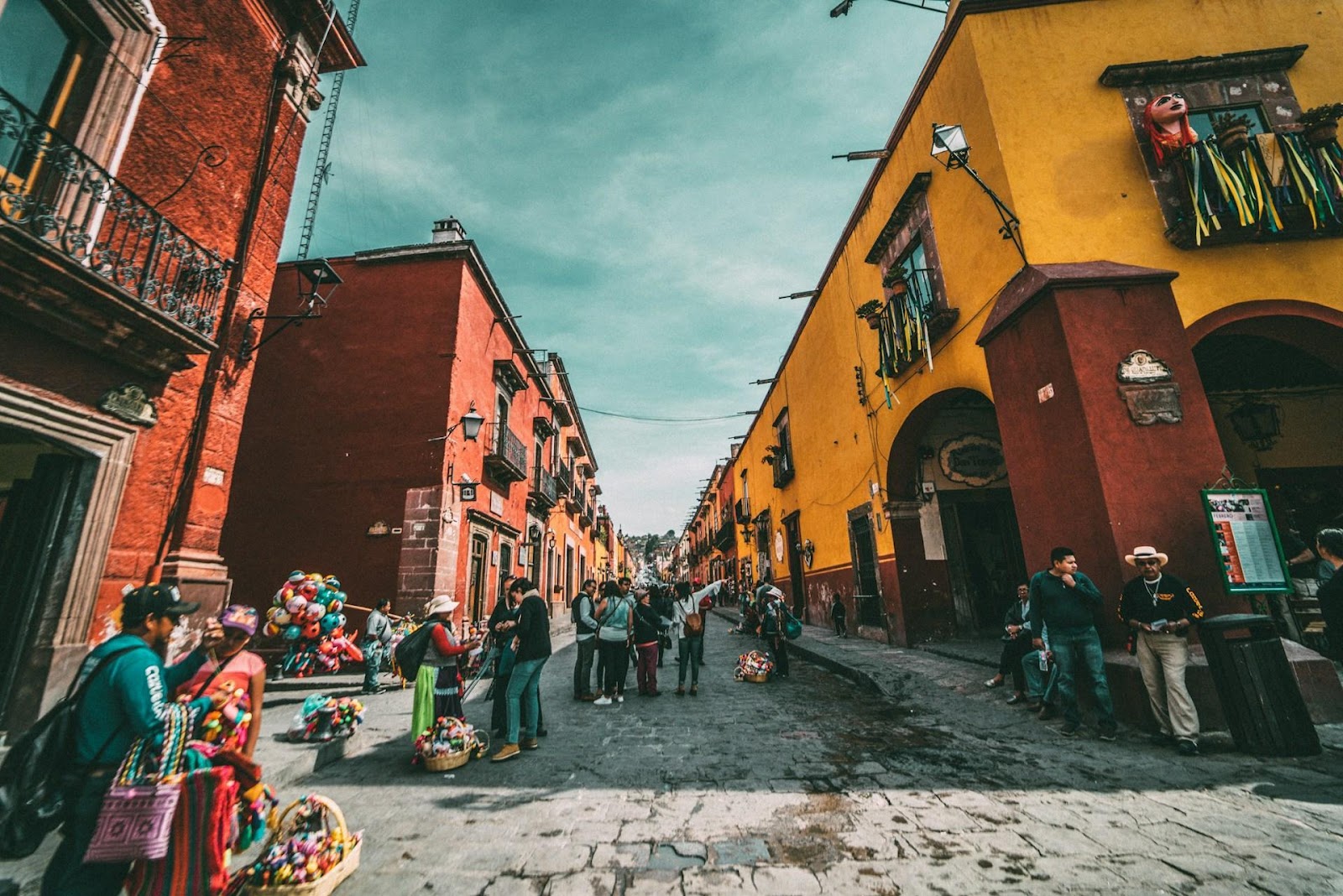 Navigating Mexican labor laws and regulations 