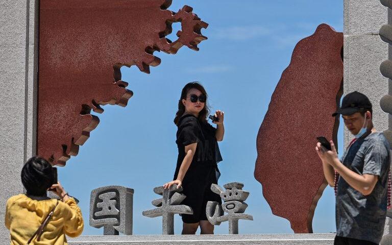 https://vietluan.com.au/wp-content/uploads/2024/01/ntdvn_pingtan-fujian-taiwan-strait-gettyimages-1242337946-768x495-2m-768x480.jpg