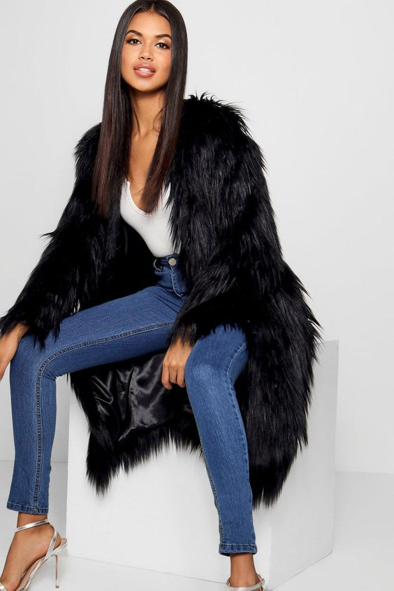 Fabrics to Match with Faux Fur: Picture of lady rocking her faux fur with denim