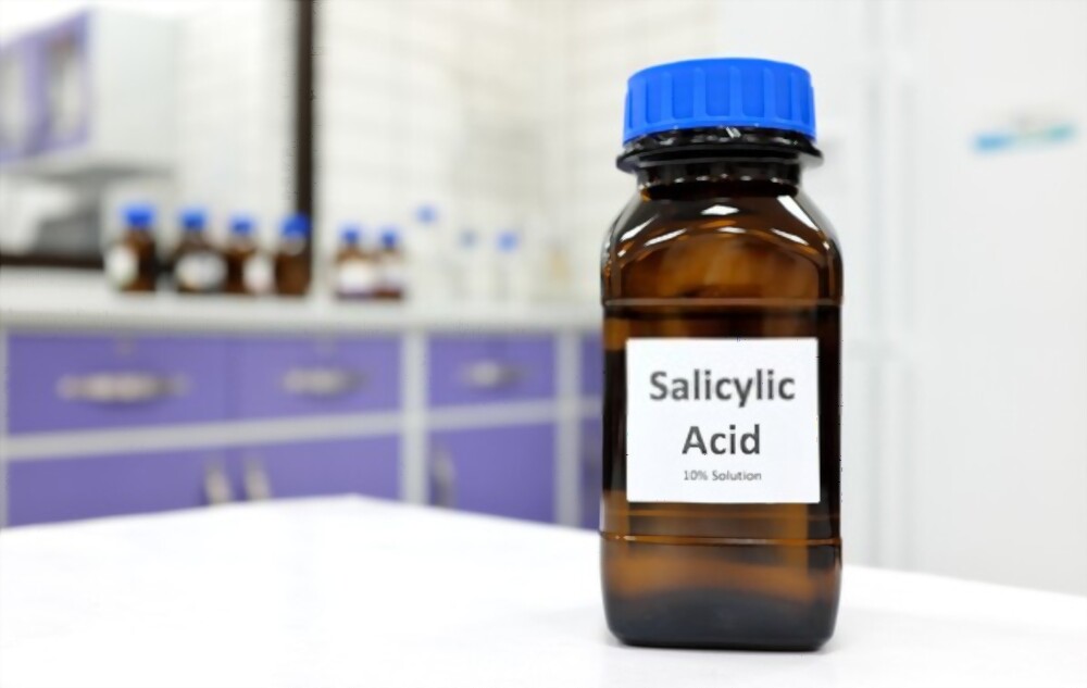 Acid salicylic còn có tên gọi kahcs là Beta Hydroxy Acid (BHA) - một dạng acid gốc dầu