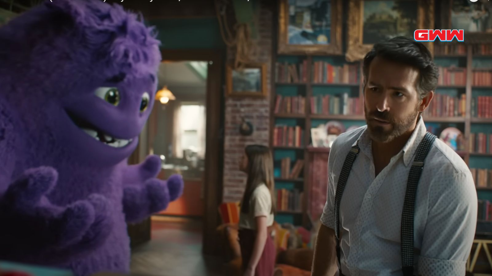 Blue hablando con Cal, interpretado por Ryan Reynolds, en la película "IF".