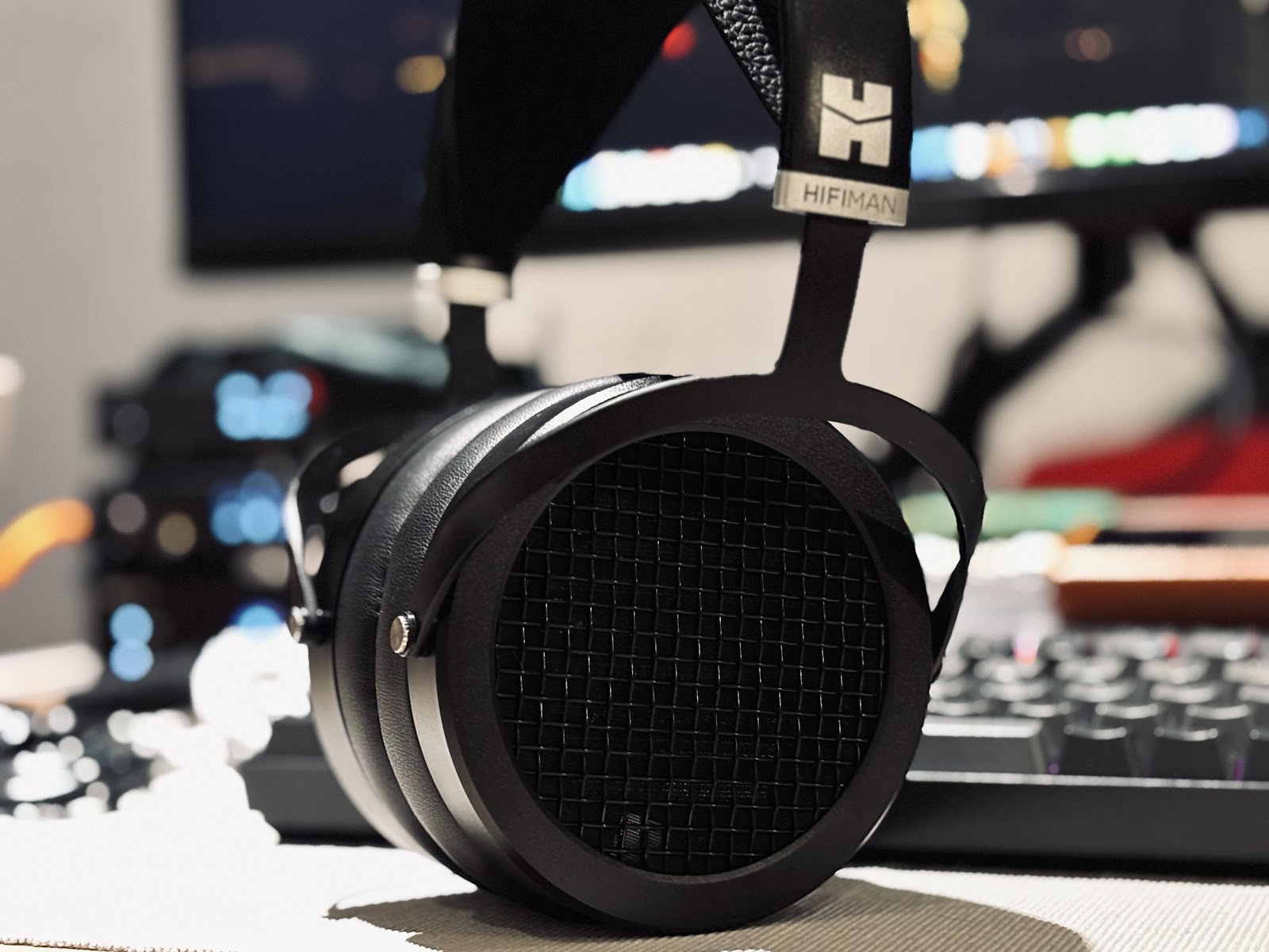 Hifiman Sundara just came in! Can't decide if I like them more than the  HD58x : r/headphones
