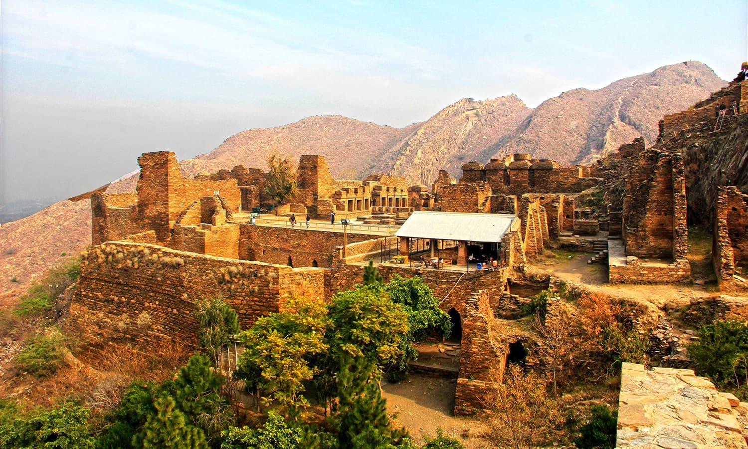 Takht-i-Bhai: A Buddhist monastery in Mardan - Pakistan - DAWN.COM