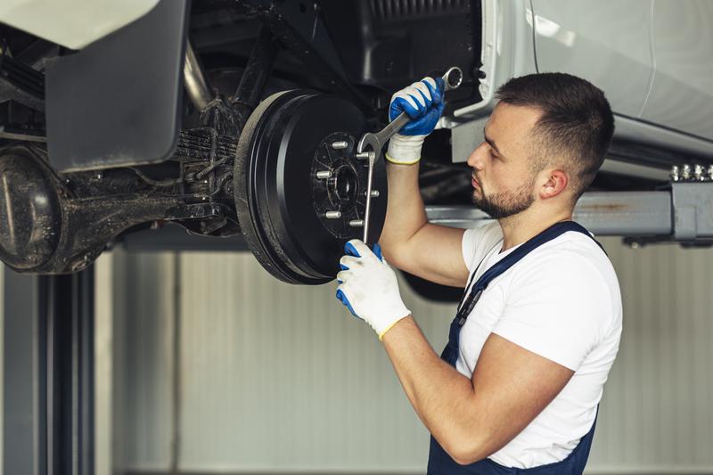 Car brake pads replacement