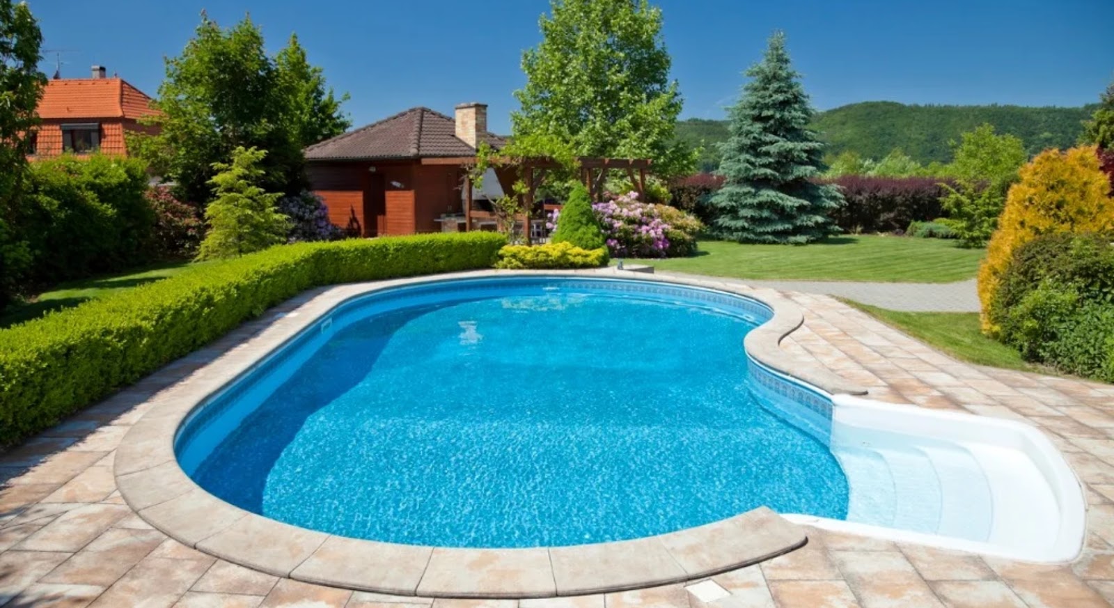 What is a Saltwater Pool?