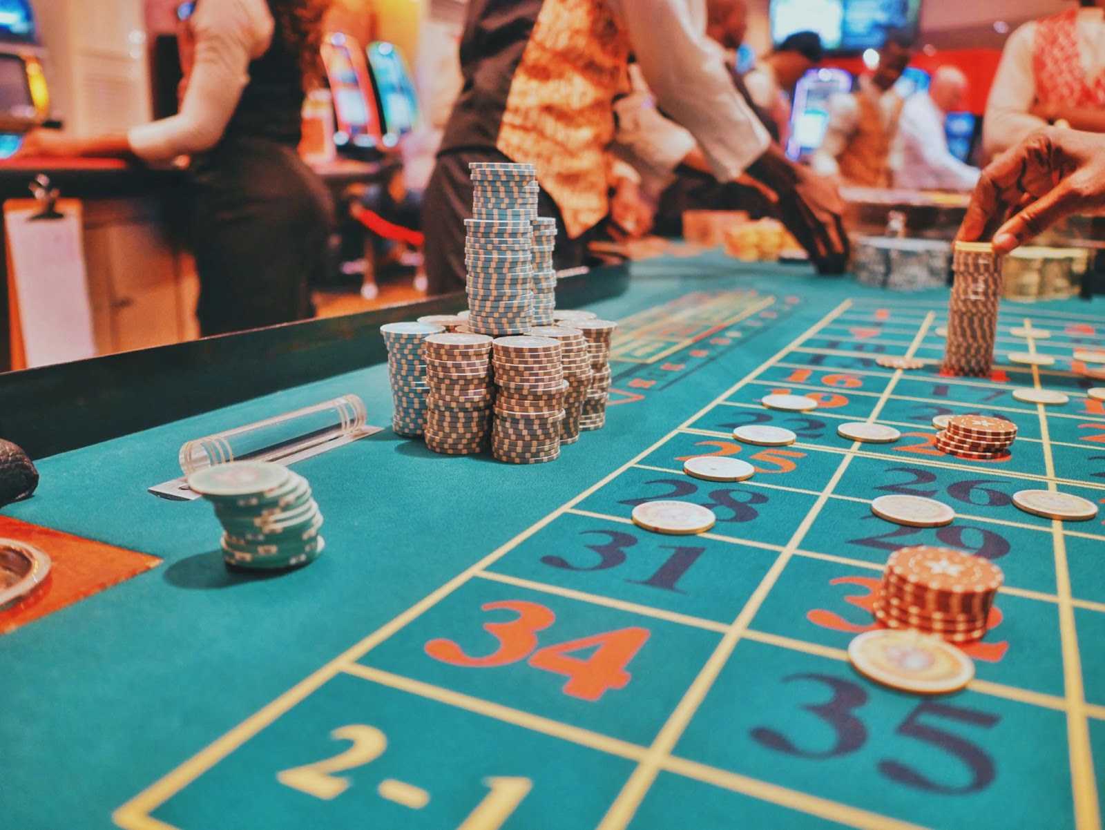 What is an online casino?