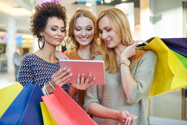 Smart Buys Stylish Shopping