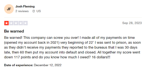A negative Kikoff review from someone who experienced a decrease in their credit score after using the platform. 