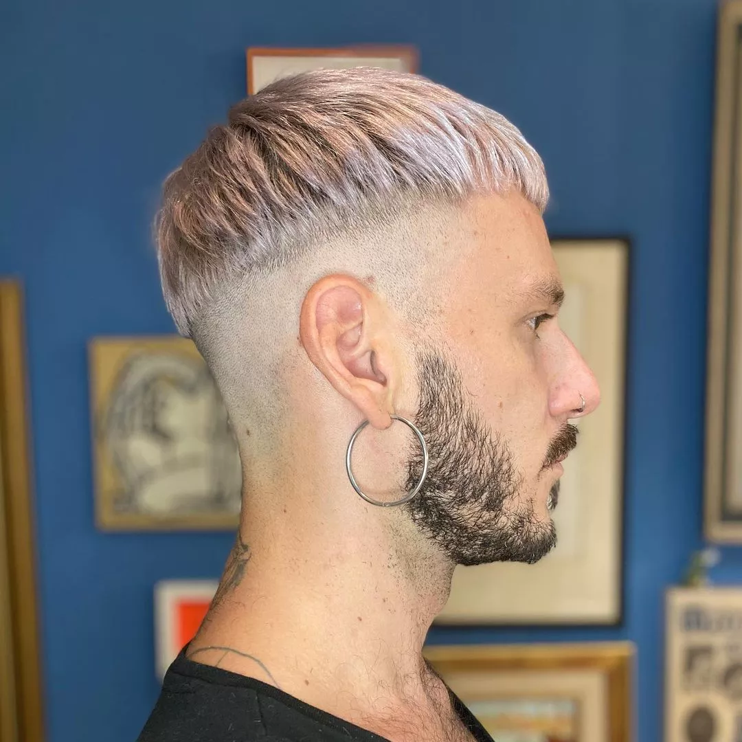 Picture showing a guy rocking the disconnected style of the haircut