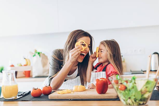 163,000+ Healthy Eating Family Stock Photos, Pictures & Royalty-Free Images  - iStock | Healthy eating family overweight, Healthy eating family dinner
