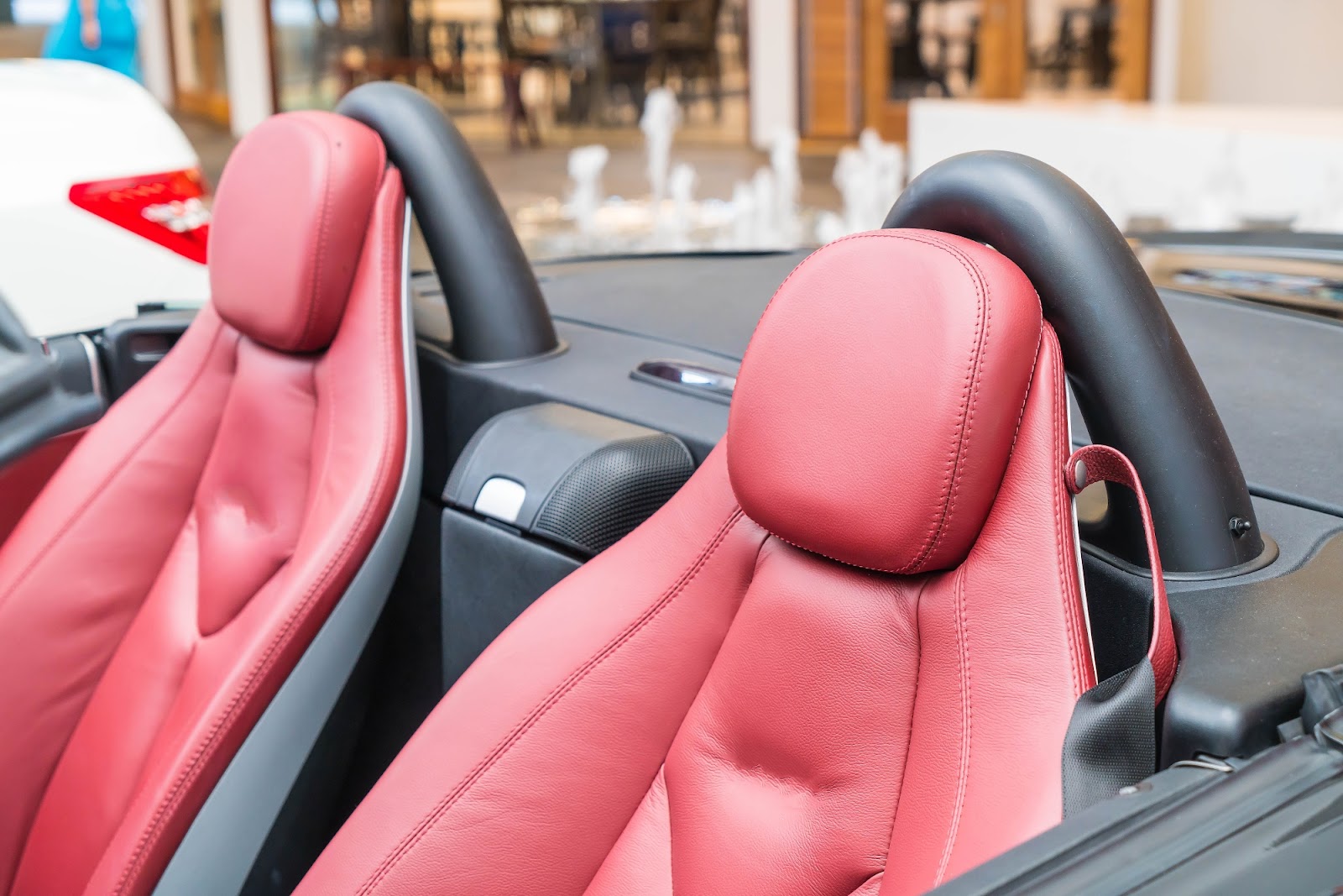 Come può influenzare la tappezzeria dell'auto  l'aspetto e l'atmosfera dell'interno dell'auto