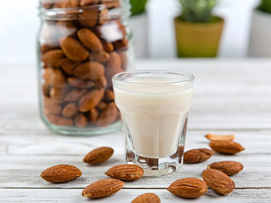 Almond milk is a golden food for health