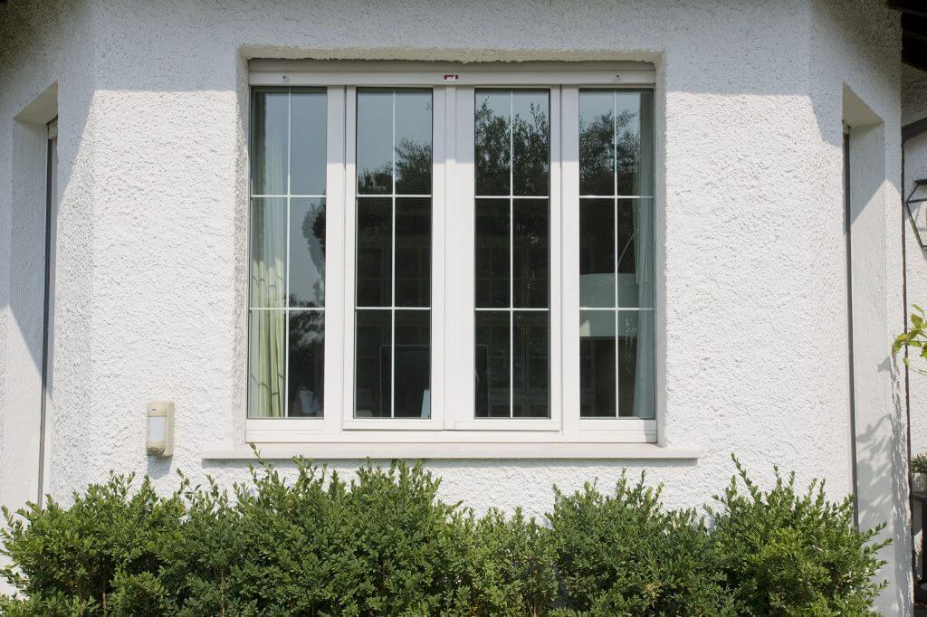https://customsecuritydoors.com/wp-content/uploads/2022/03/stucko-hurricane-windows-1024x682.jpg