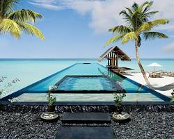 One&Only Reethi Rah, Maldives swimming pool