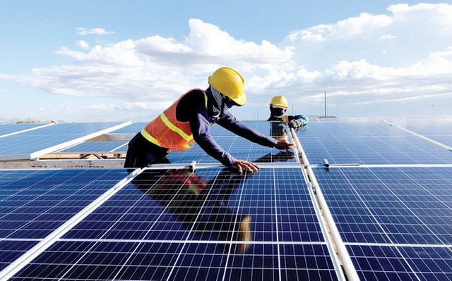 Dự án điện mặt trời trên 1MW cần phải đăng ký trực tiếp với EVN