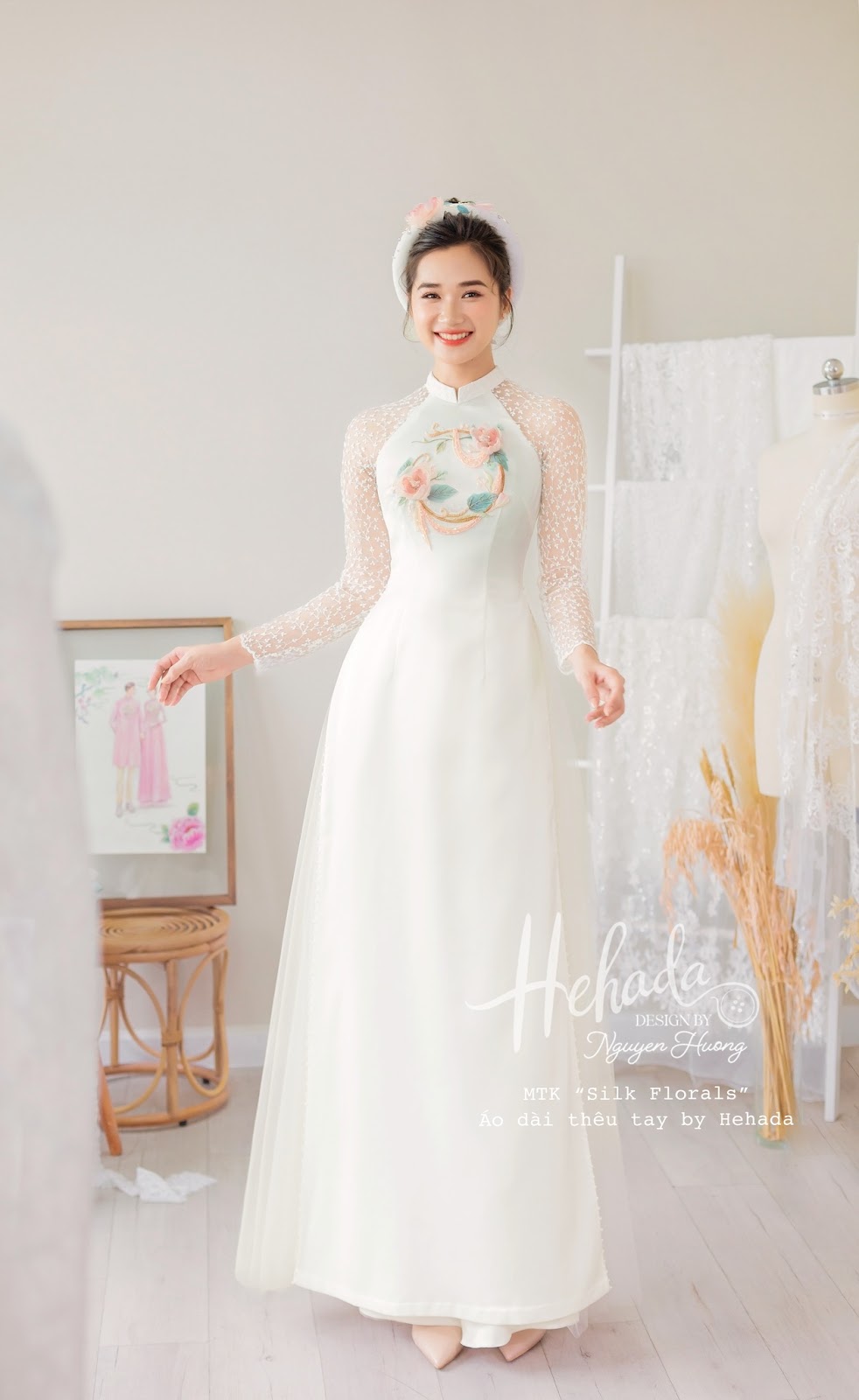 Form dáng áo dài Silk Floral Trắng