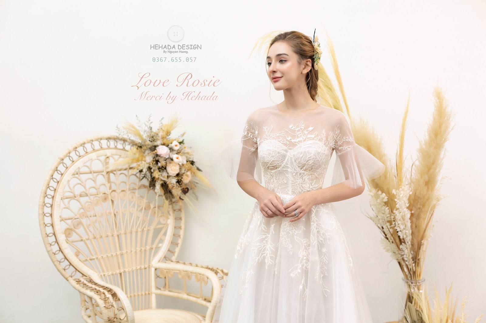 Họa tiết váy cưới Merci Dress 