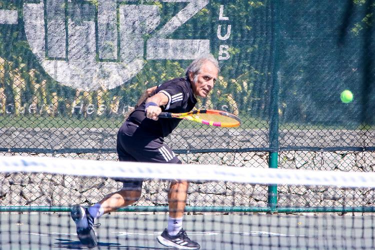 Rashid Ahmad Malik ผู้ชนะการแข่งขันเทนนิสประเภทเดี่ยวอายุ 60 ปี