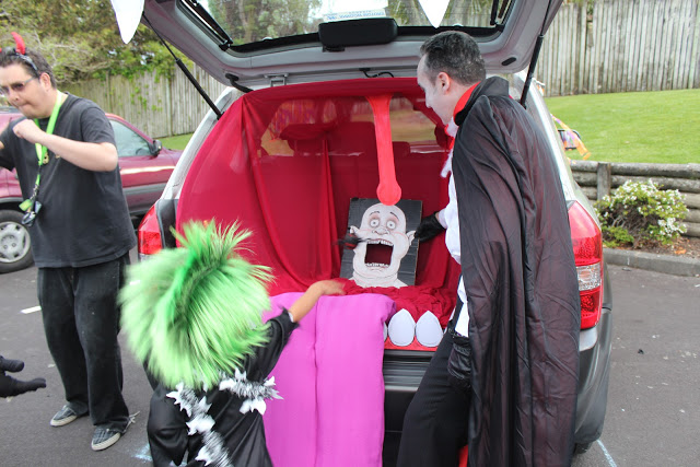 Toss game trunk or treat idea