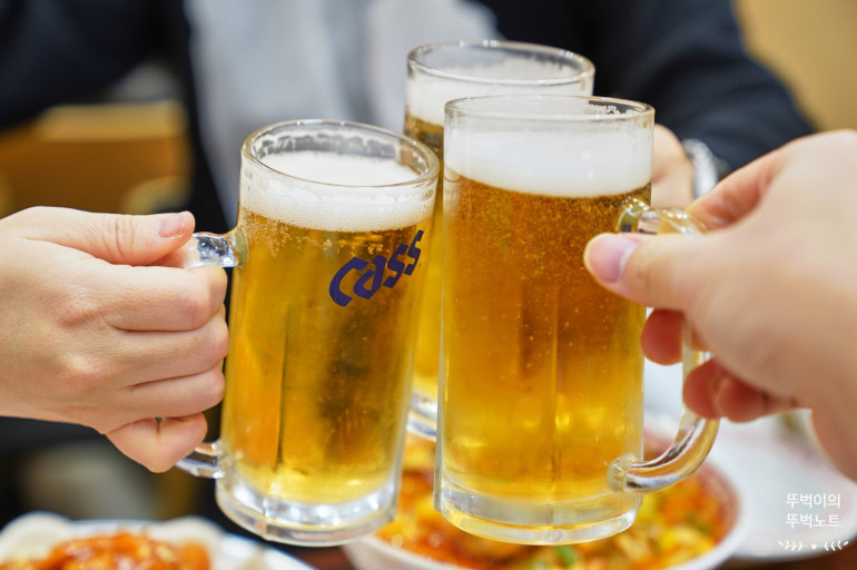 韓国ビール＋チキン=チメク。じゃあ韓国ビール＋ピザ＝〇〇〇？