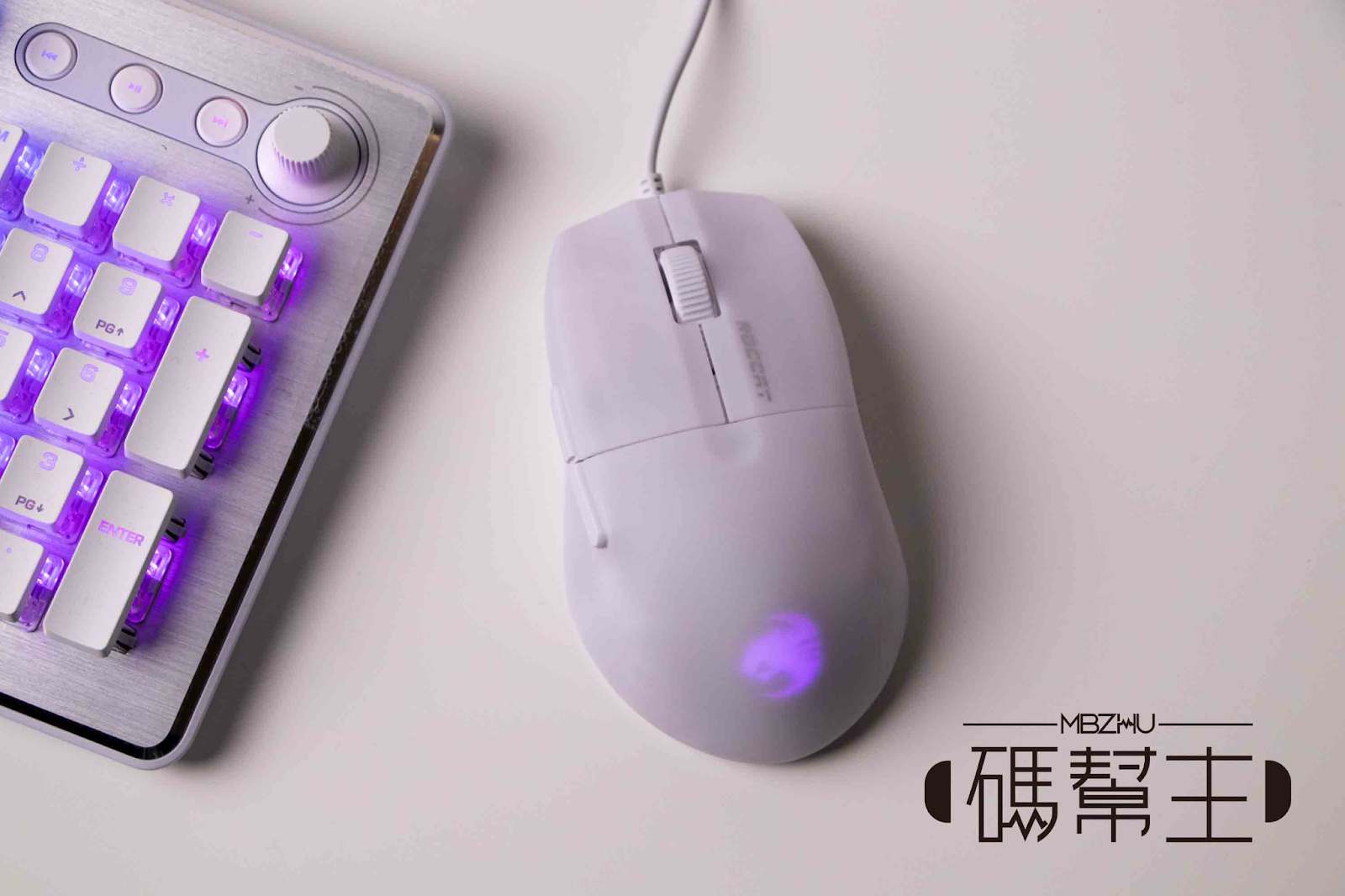 極致輕盈 征服沙場｜ROCCAT PURE 系列超輕量電競滑鼠開箱 18