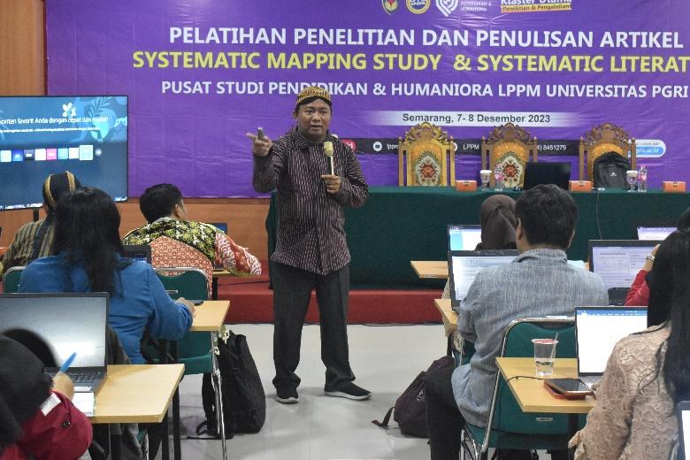 Pelatihan Penelitian dan Penulisan Artikel Jurnal Menggunakan Systematic Mapping Study (SMS) dan Systematic Literature Review)