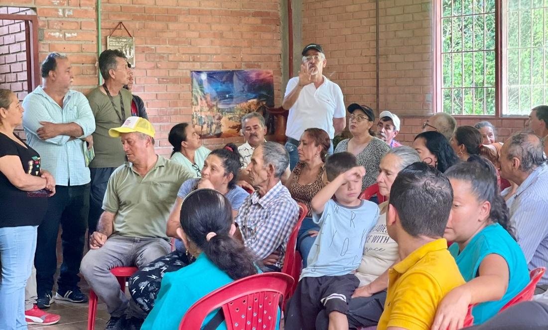Familias del sector rural del corregimiento dos y tres de Bucaramanga participaron en la socialización de los subsidios de mejoramientos