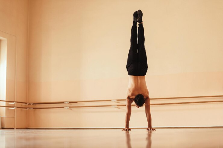 Skill Gimnastik yang Penting Untuk Dipelajari - 4. Handstand