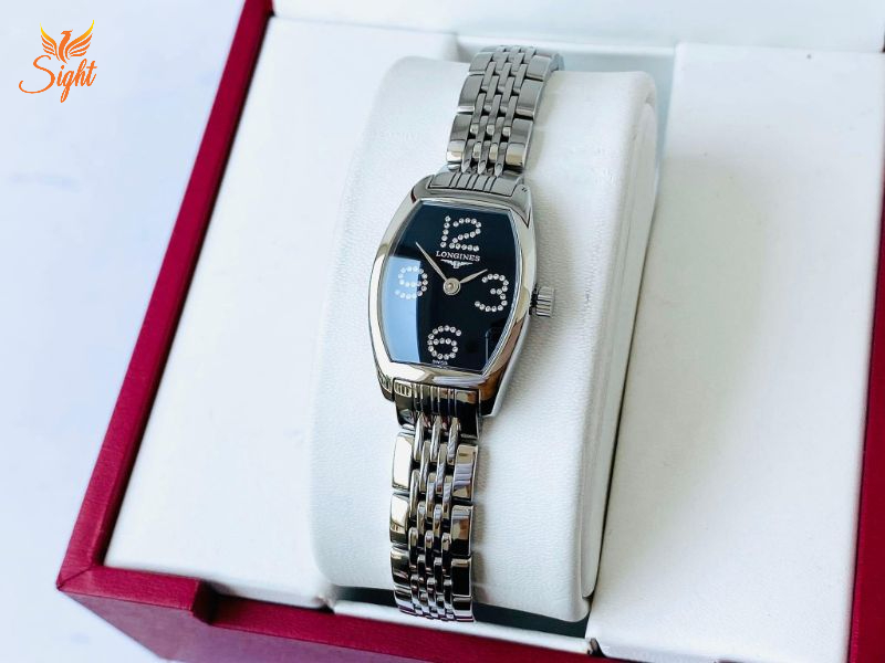 Đồng Hồ Nữ Longines Watch L2.175.4.57.6 sở hữu mặt màu đen kết hợp cùng các viên kim cương sang trọng