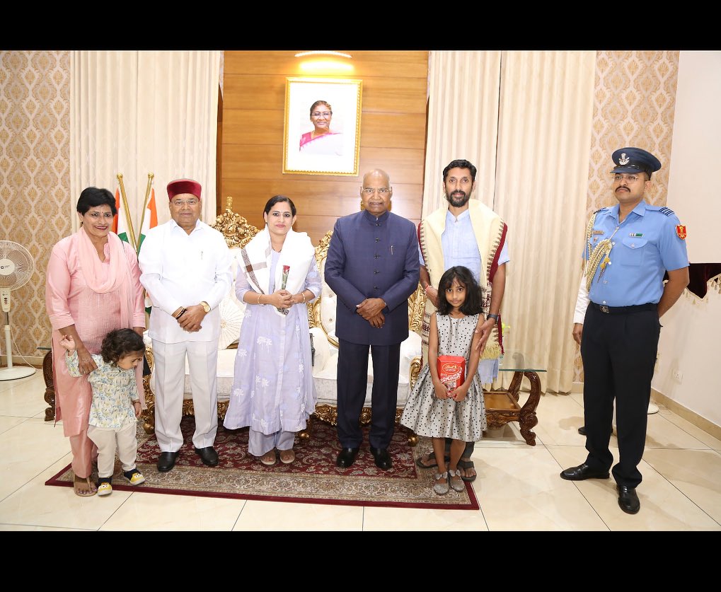 Arun Yogiraj Family with Governor and President (अरुण योगीराज )