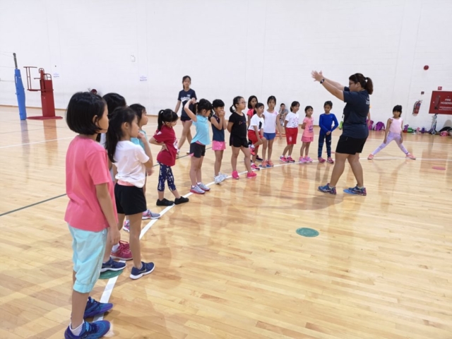 Players Aged 5 to 7 learning netball 