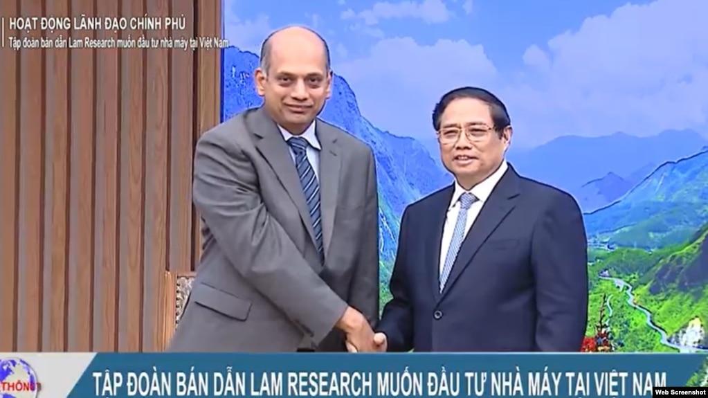 Ông Karthik Rammohan, Phó Chủ tịch cấp cao Tập đoàn Lam Research và Thủ tướng Phạm Minh Chính, ngày 20/3/2024. Photo Chinhphu.gov.vn.